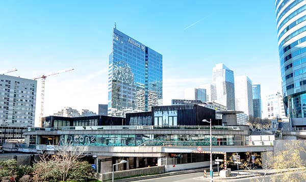 De nombreuses opérations, en cours et à venir à La Défense, nécessitent une coordination générale. ©JGP
