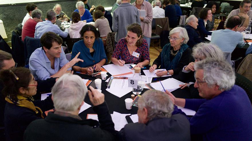 photo débat public source cndp